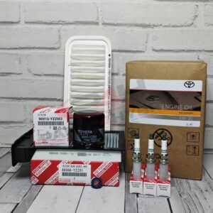 Toyota Aygo Service Kit KGB10 2005 TO 2014 Genuine 5W30 Oil Spark Plug & Filters