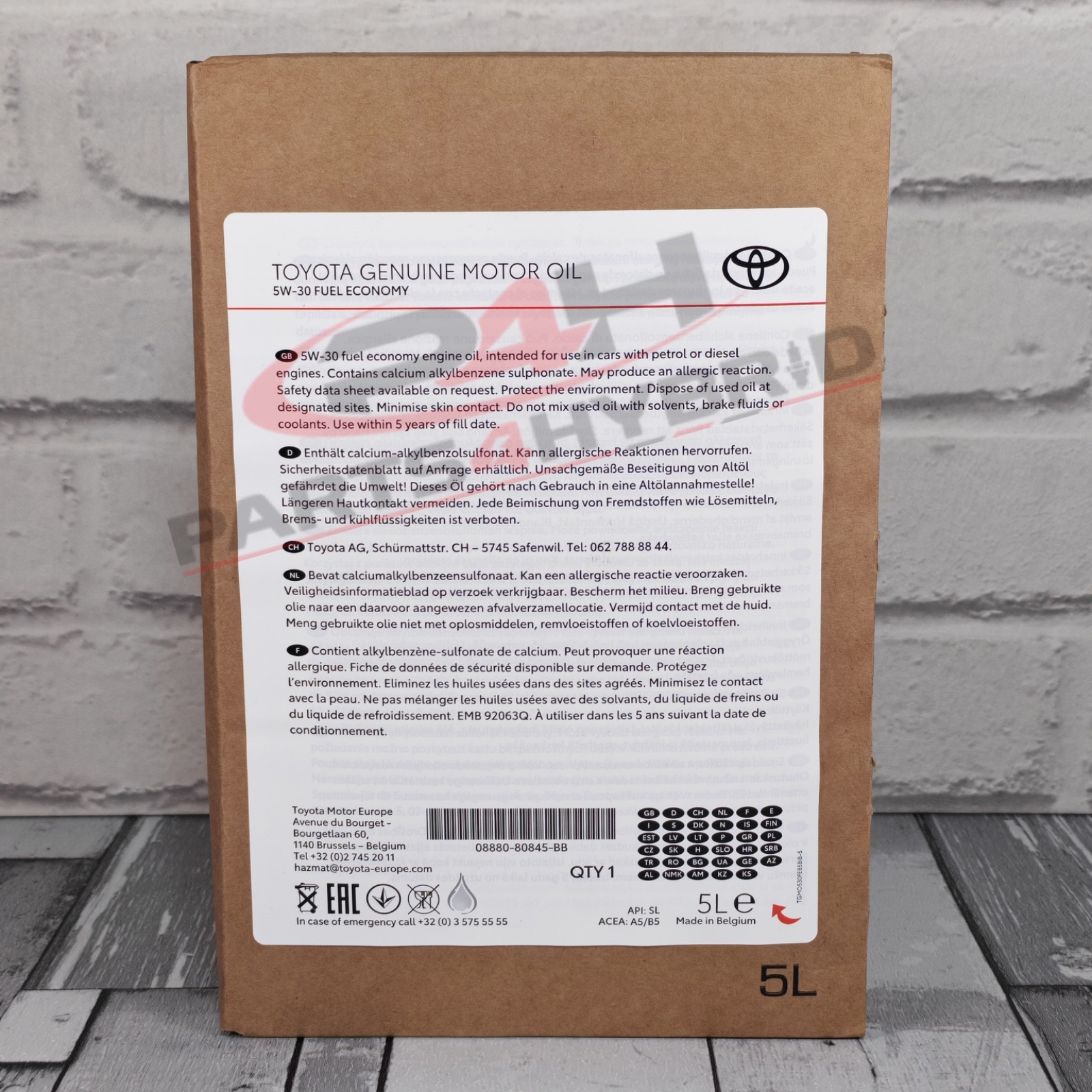 Toyota RAV4 5W30 Engine Oil Fuel Economy Semi Synthetic Oil 08880-80845-BB - Image 3