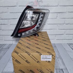 Genuine Toyota Yaris Hybrid Rear Driver Side Stop Light RH Stop Lamp 81551-0D390