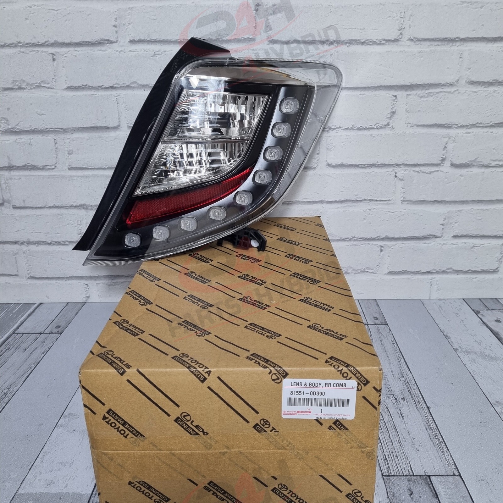 Genuine Toyota Yaris Hybrid Rear Driver Side Stop Light RH Stop Lamp 81551-0D390