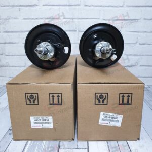 Genuine Toyota Yaris Hybrid Front Shock Absorbers 2013 To 2014 NHP130 Left Right