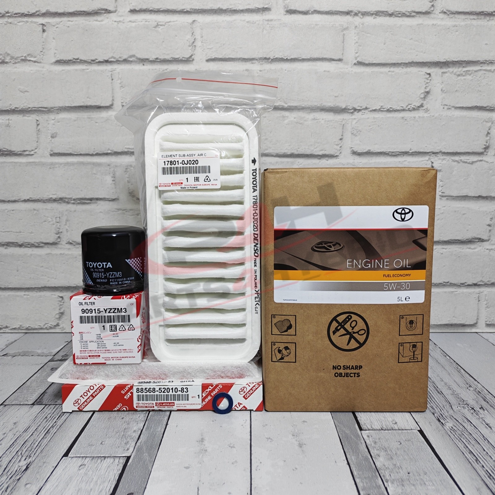 Genuine Toyota Yaris Service Kit SCP10 1.0L 1999-2005 5W30 Oil & Filters